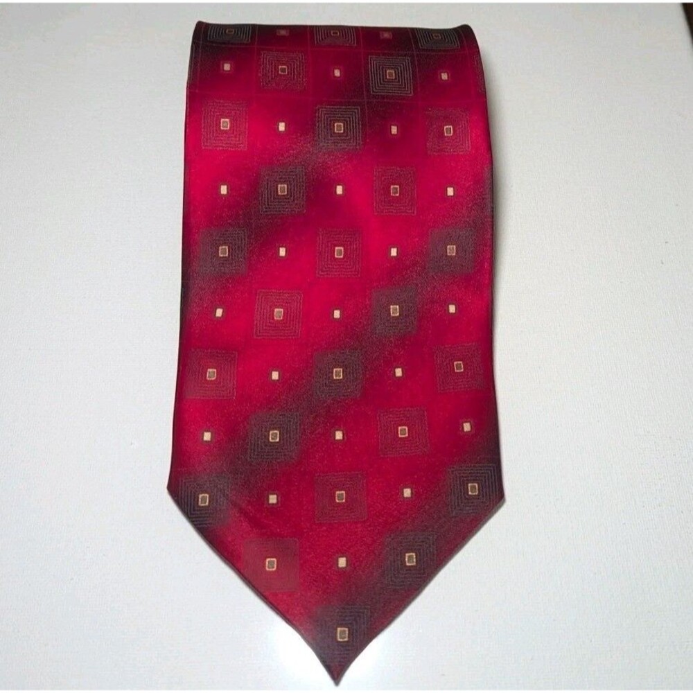 BERGAMO NEW YORK Pure SILK MENS TIE RED With GOLD 4 X 60" Handmade